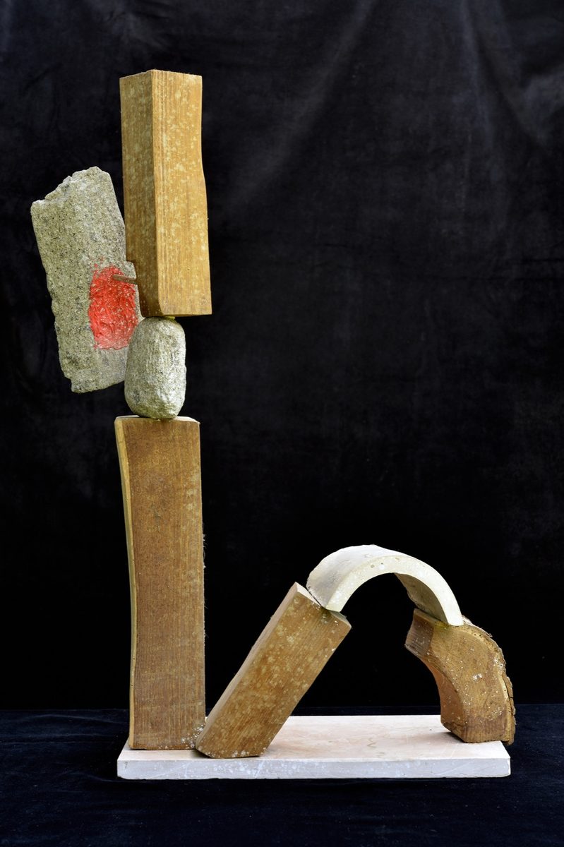 Wood and peperino totem